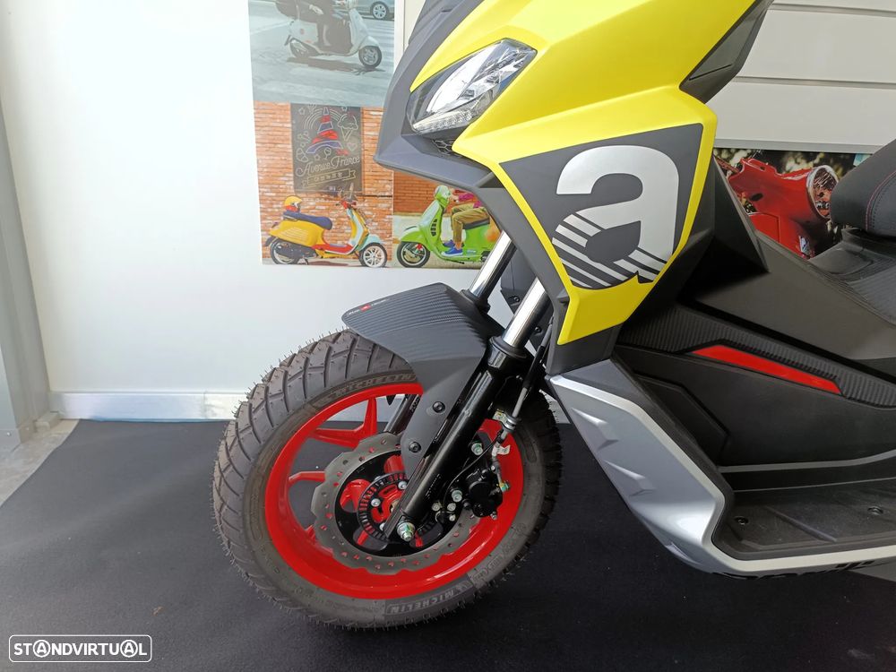 Aprilia SR GT 125 Sport - 3