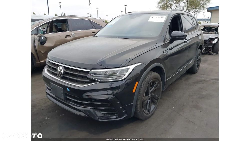 Volkswagen Tiguan - 1