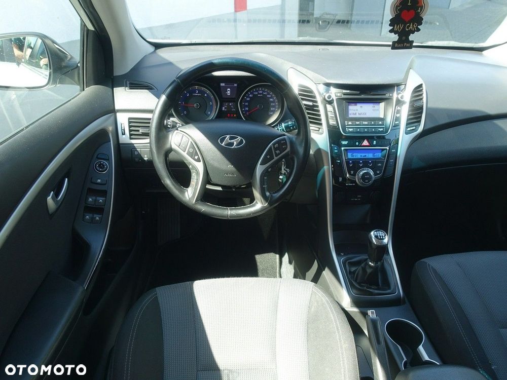Hyundai i30 blue 1.6 CRDi Style - 11