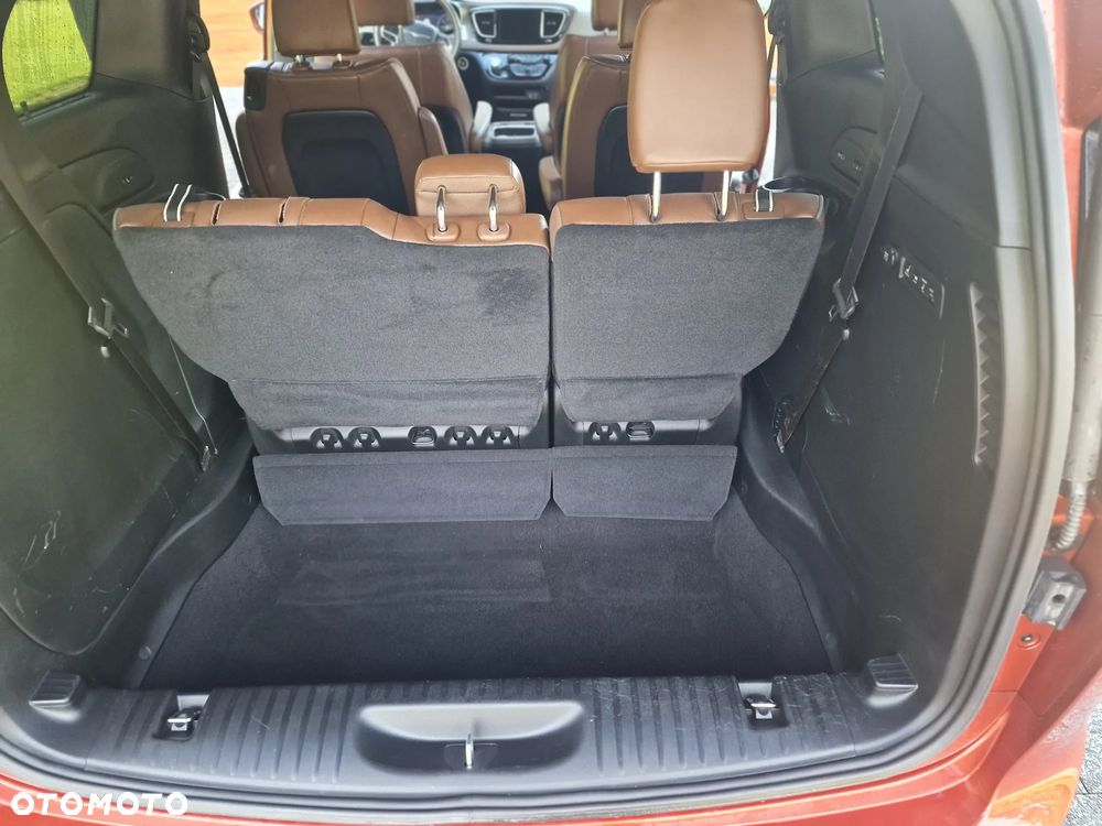 Chrysler Pacifica - 9