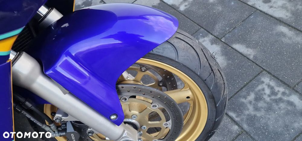 Suzuki GSX-R - 12