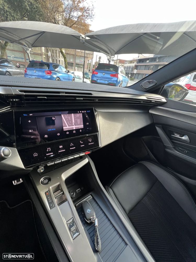 Peugeot 308 Plug-In Hybrid 225 e-EAT8 GT - 12