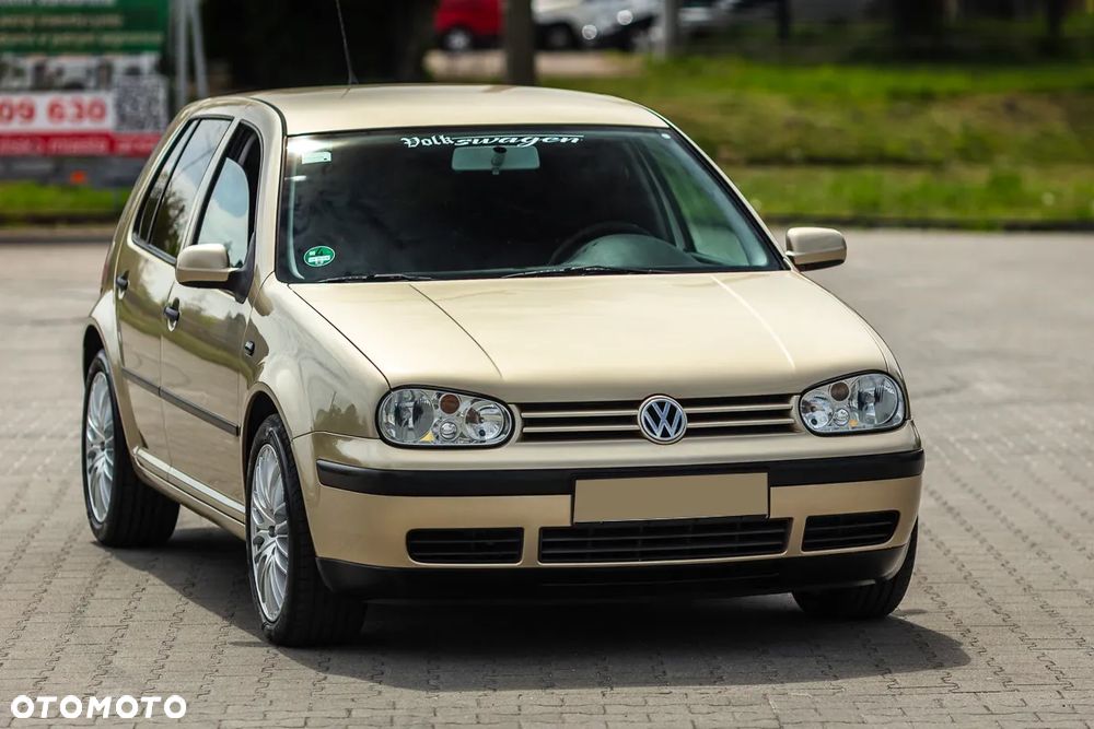 Volkswagen Golf - 10