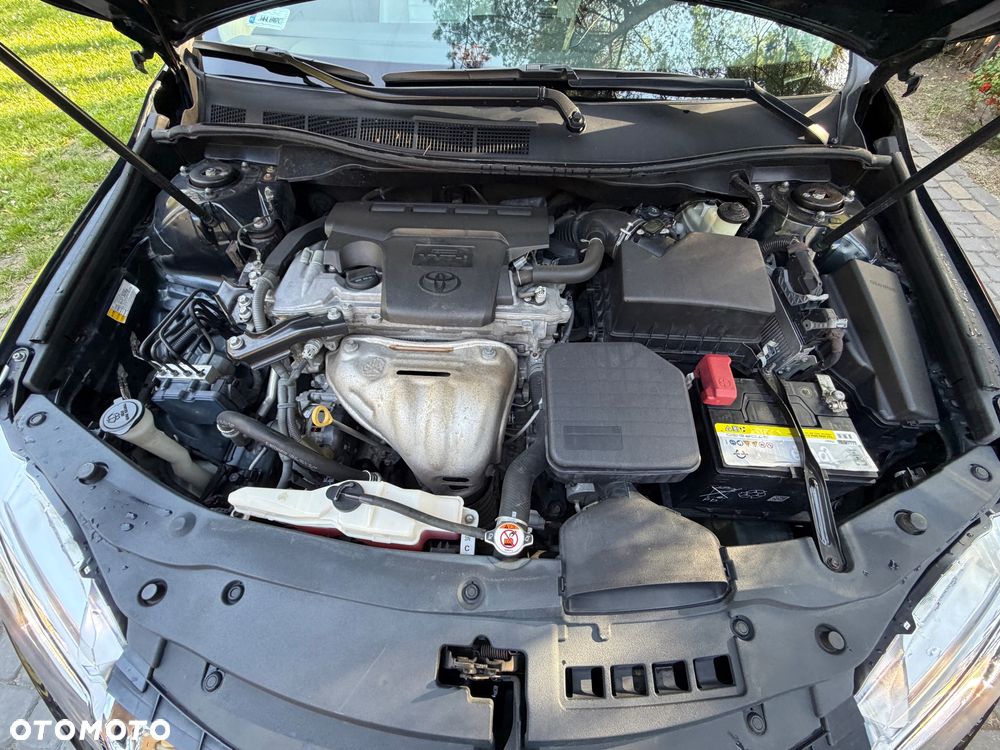 Toyota Camry 2.5 XLE - 16