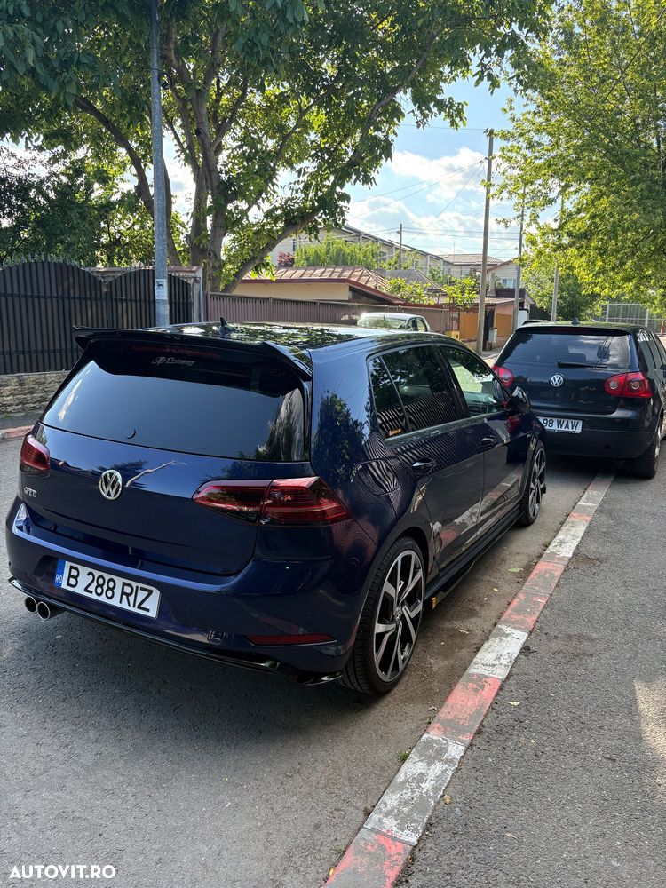 Volkswagen Golf 2.0 TDI DPF BMT DSG GTD - 36