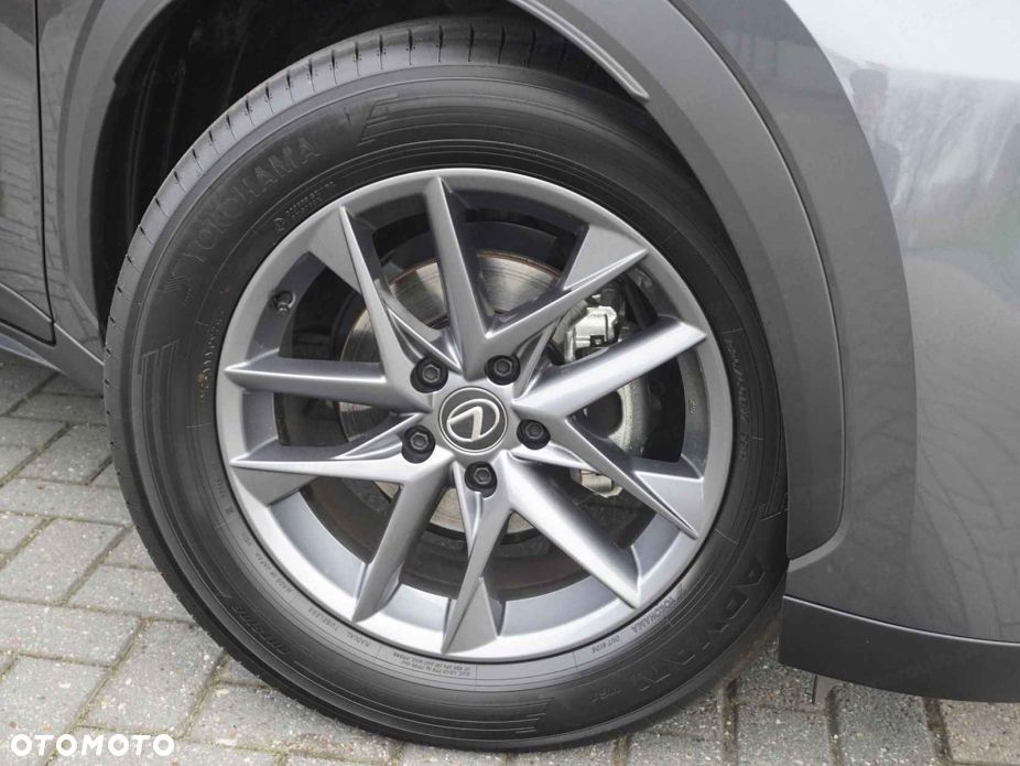 Lexus LBX 1.5 Hybrid - 14