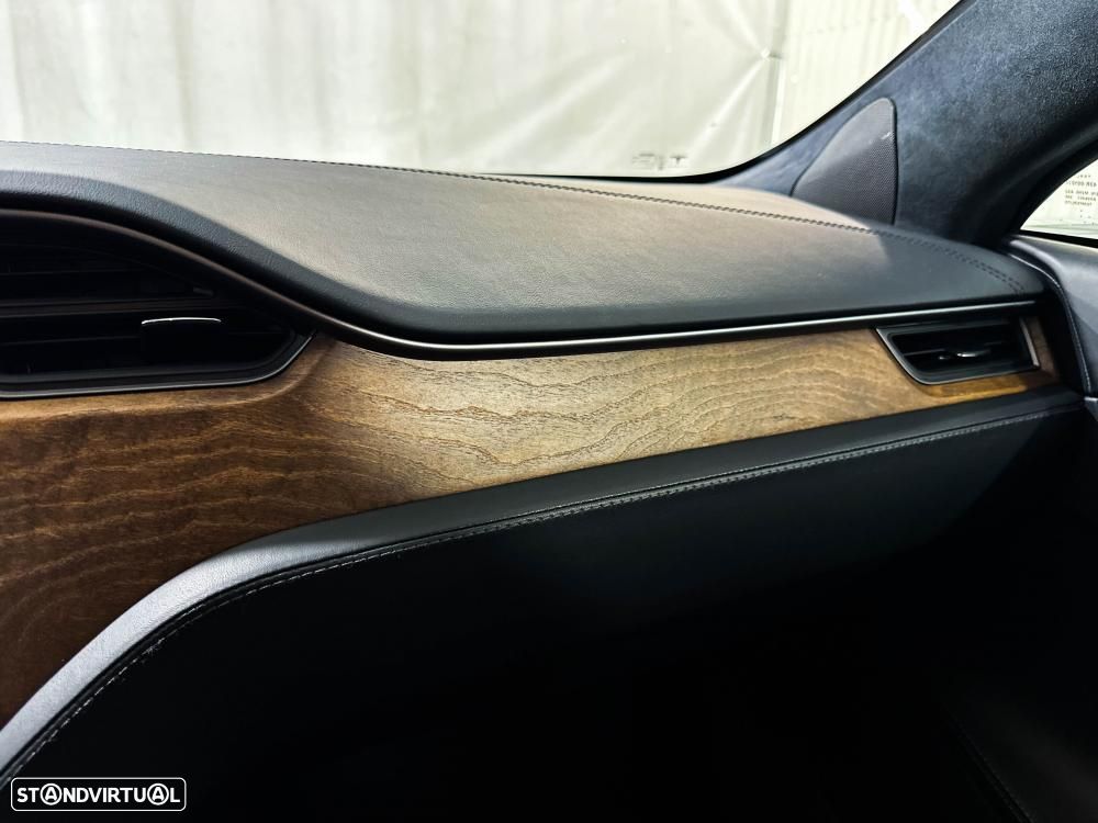 Tesla Model S Long Range AWD - 31