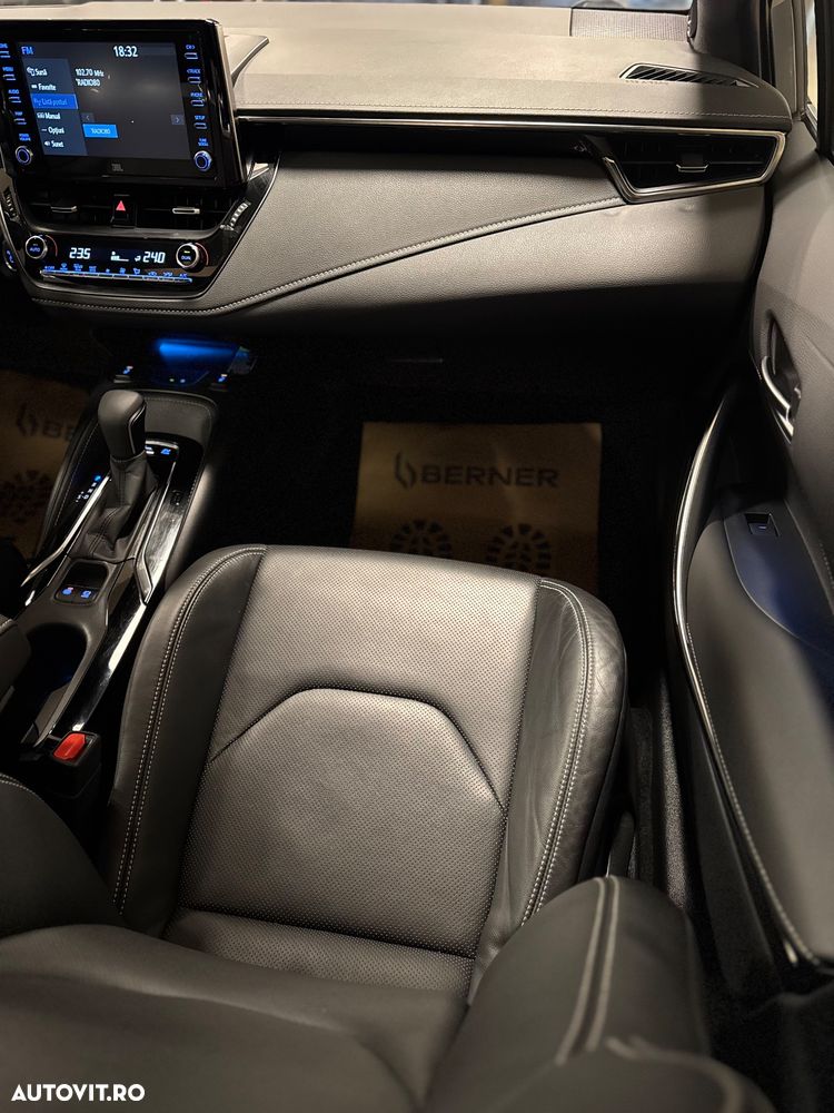 Toyota Corolla 2.0 HSD Exclusive Plus GR Sport Bi-Tone - 13