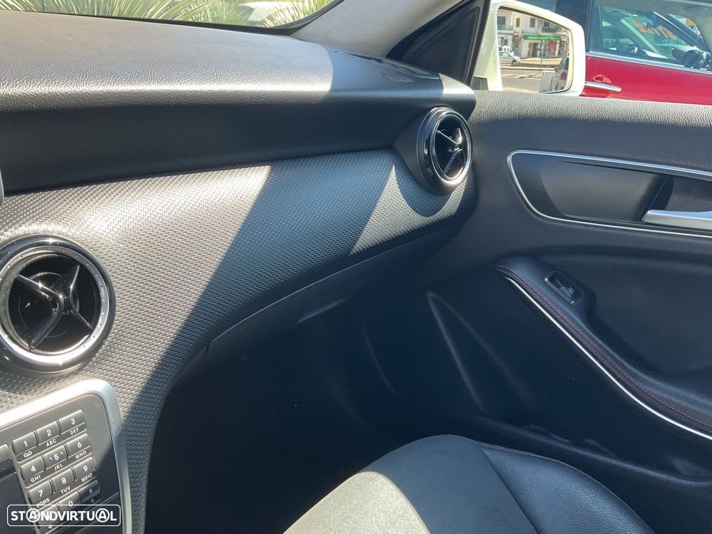 Mercedes-Benz A 180 CDi BE AMG Line - 32