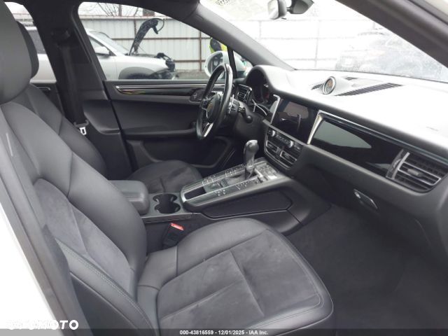 Porsche Macan - 16