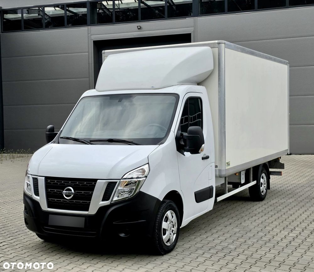 Nissan NV400 - 1