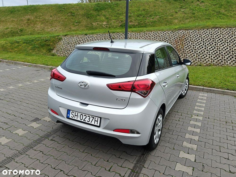 Hyundai i20 blue 1.2 Classic - 13
