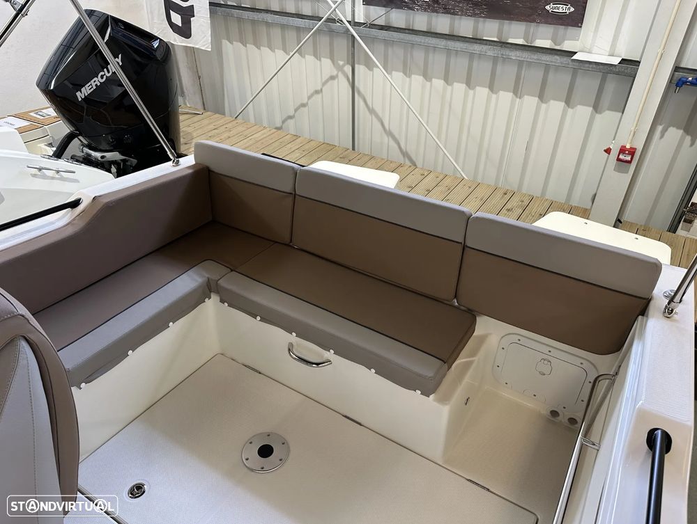 Quicksilver Activ 755 Sundeck - 28