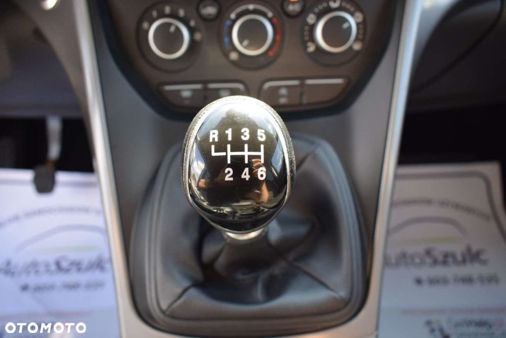 Ford Kuga - 33