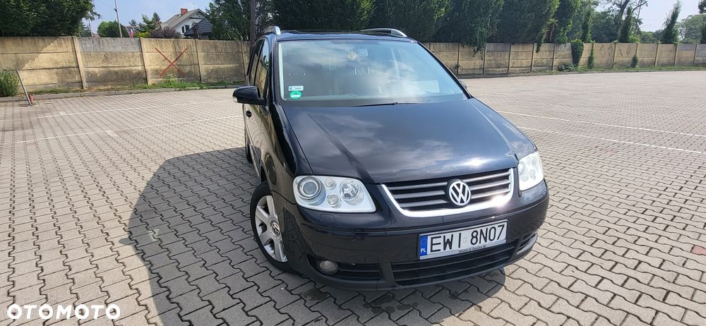 Volkswagen Touran - 1