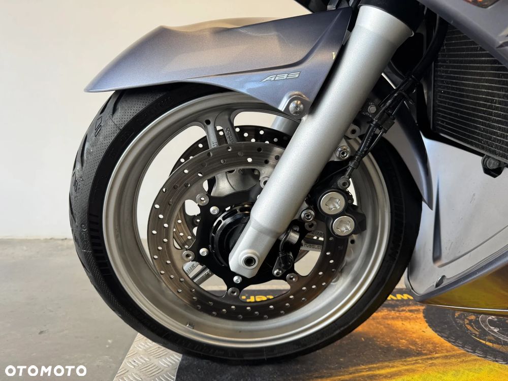 Yamaha FJR - 18