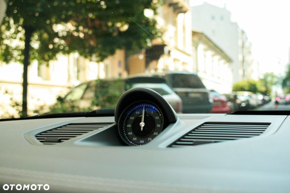 Porsche 911 Carrera 4S - 24
