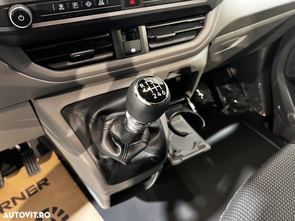 Volkswagen Caravelle - 26