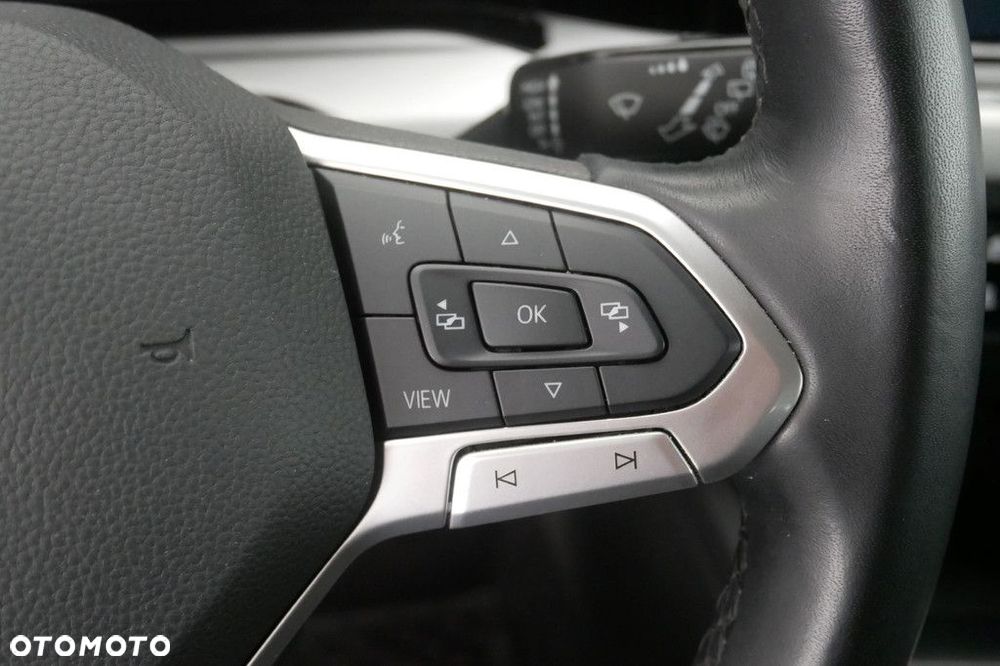 Volkswagen Golf - 22