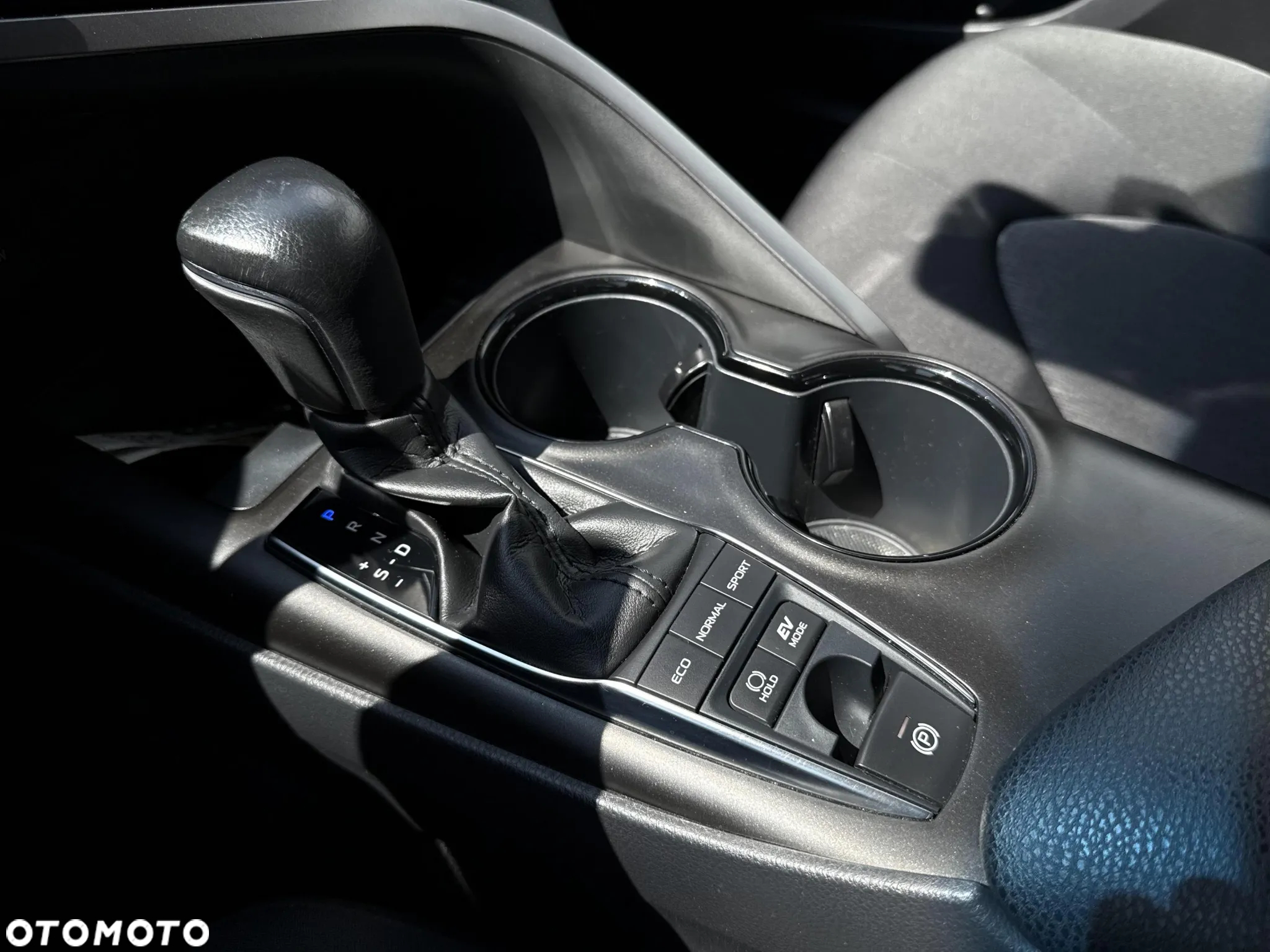 Toyota Camry 2.5 Hybrid Comfort CVT - 15