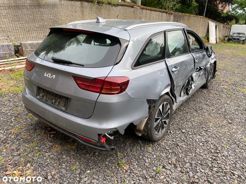Kia Ceed 1.5 T-GDI OPF Ultimate Edition - 11