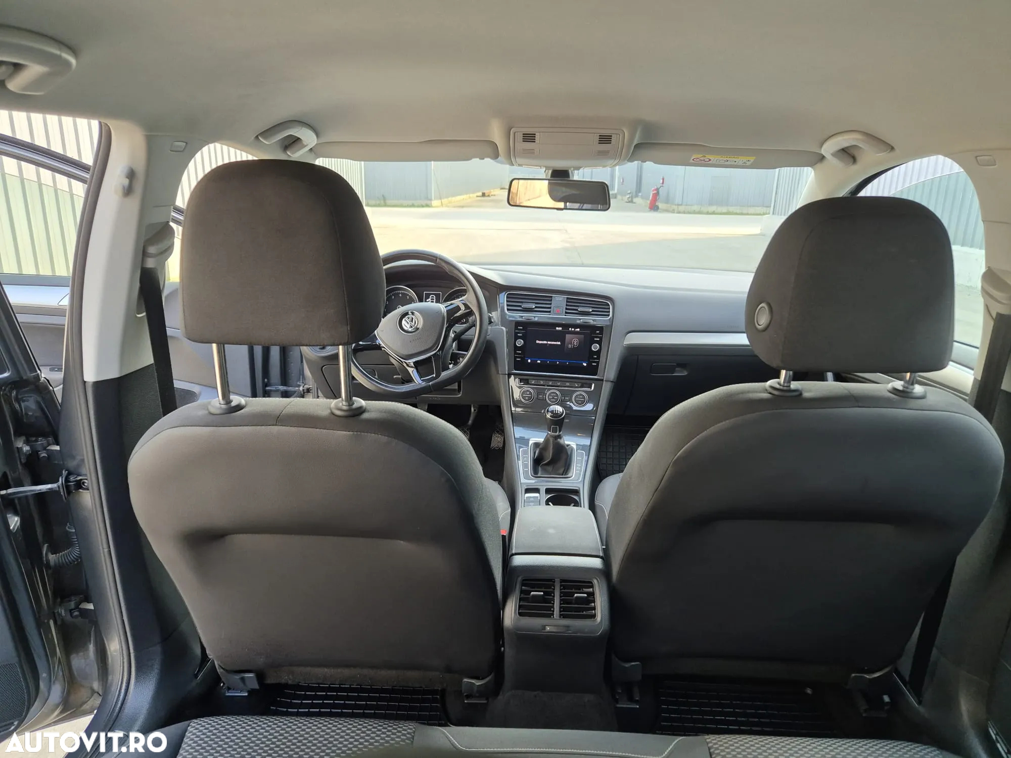 Volkswagen Golf - 10