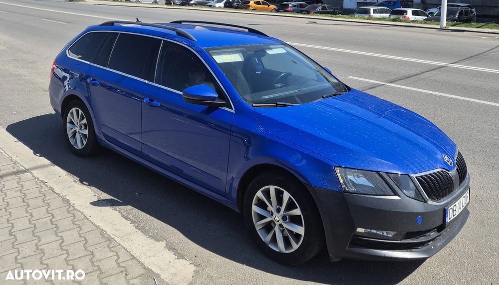 Skoda Octavia 1.6 TDI DSG Ambition - 1