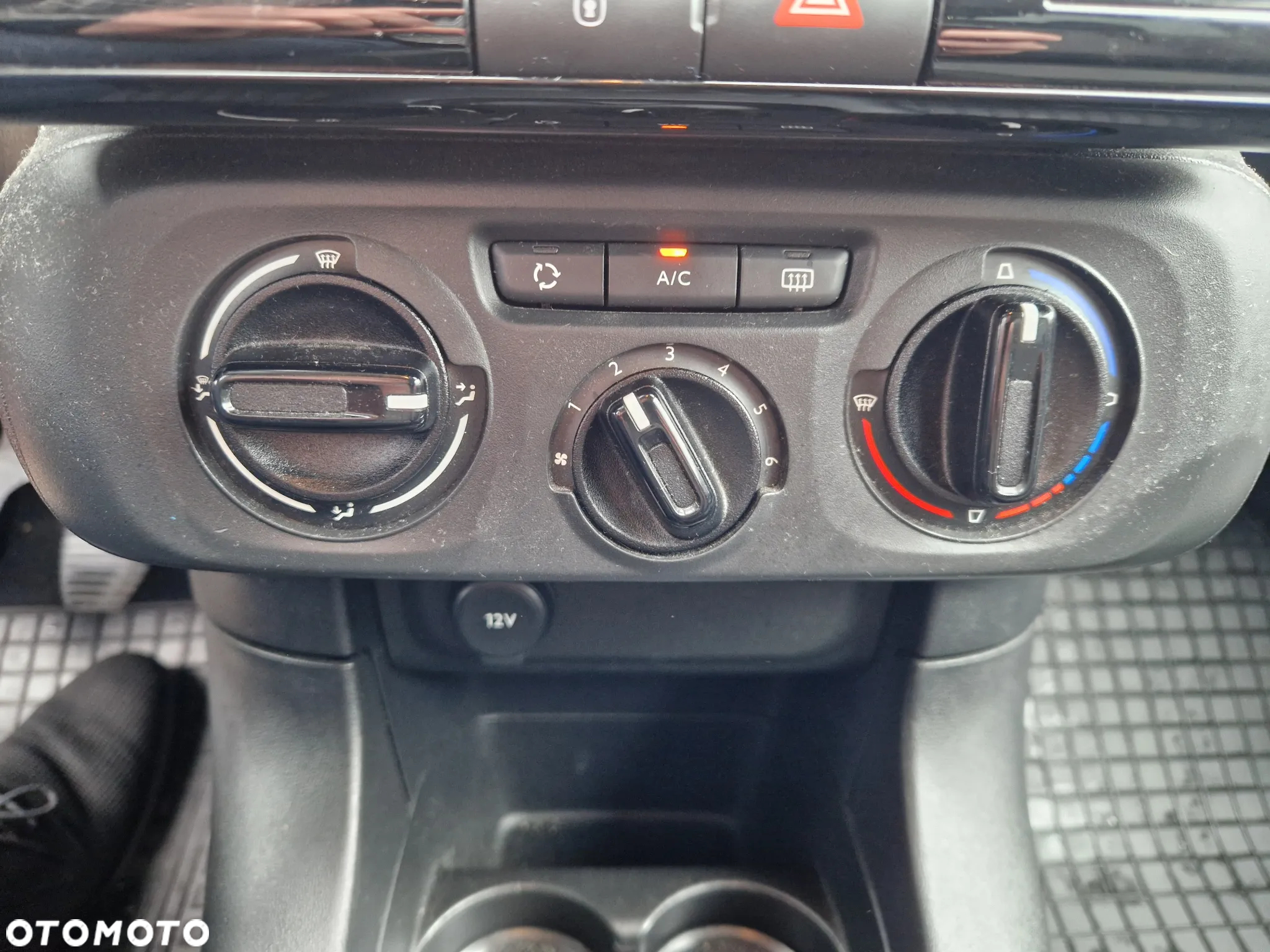 Citroën C3 1.2 PureTech Shine - 29