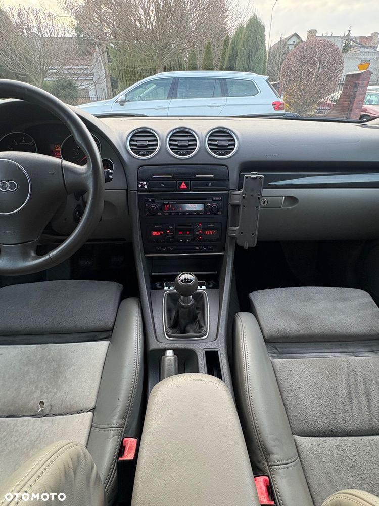 Audi A4 Cabrio 2.4 - 38