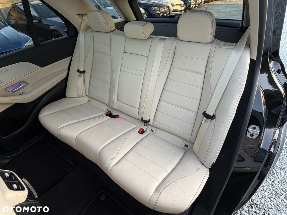 Mercedes-Benz GLE 300 d 4Matic 9G-TRONIC AMG Line - 33