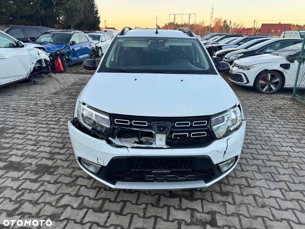 Dacia Logan TCe 90 (S&S) Stepway - 3