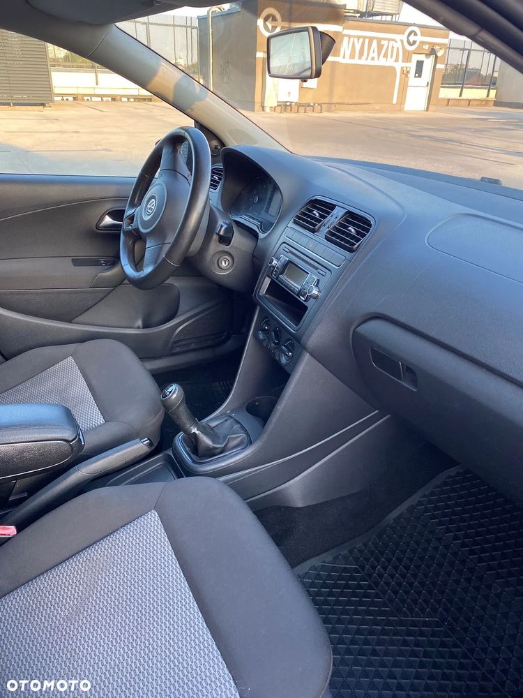 Volkswagen Polo 1.4 16V Trendline - 4