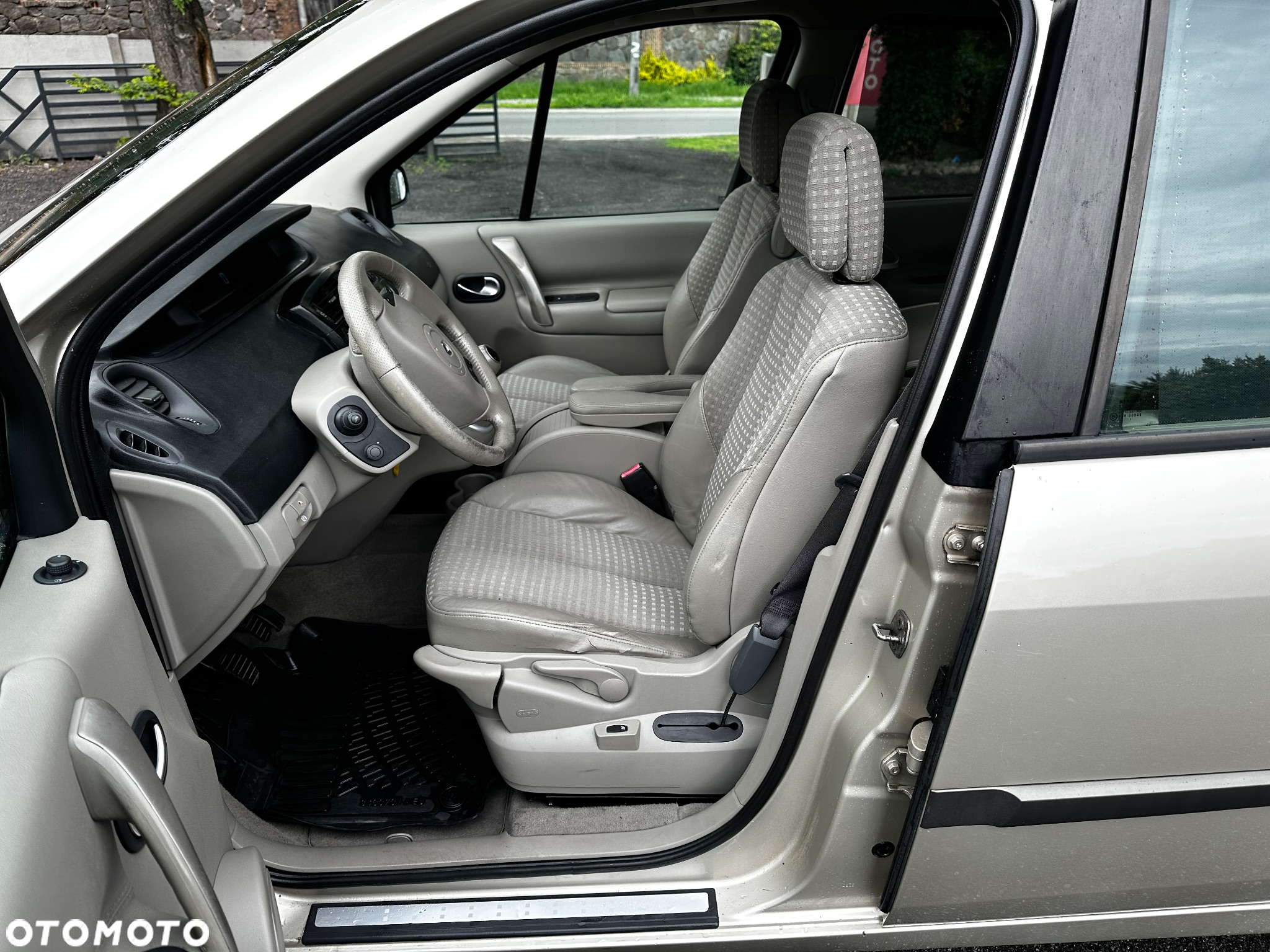 Renault Scenic 2.0 16V Luxe Dynamique - 17