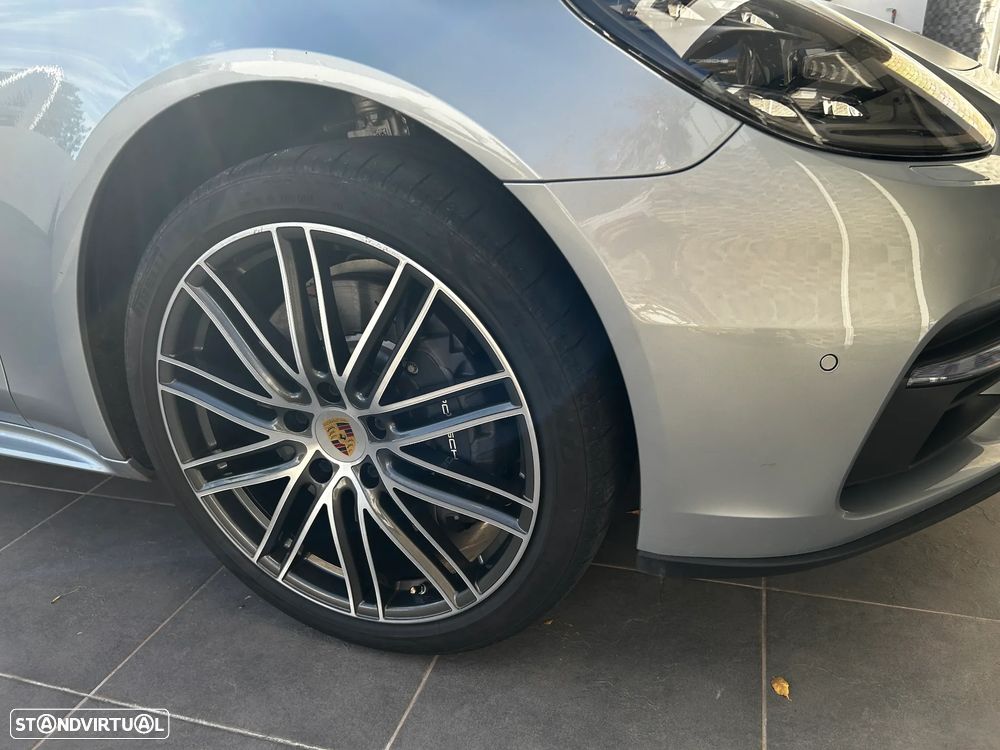 Porsche Panamera 4 E-Hybrid 10 Years Edition - 18