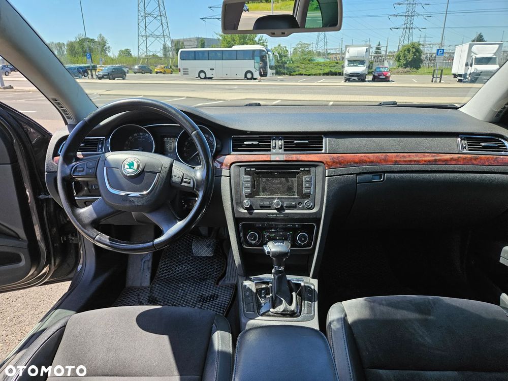 Skoda Superb 2.0 TDI Elegance DSG - 10