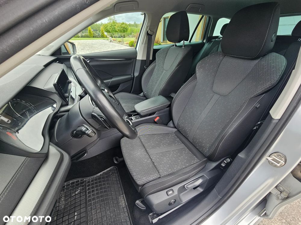 Skoda Octavia 2.0 TDI SCR Ambition DSG - 9