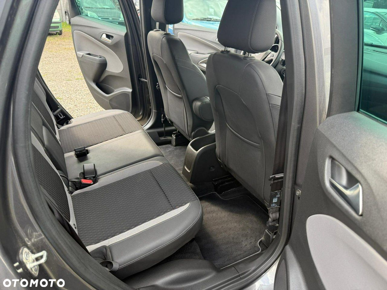 Opel Crossland X - 8