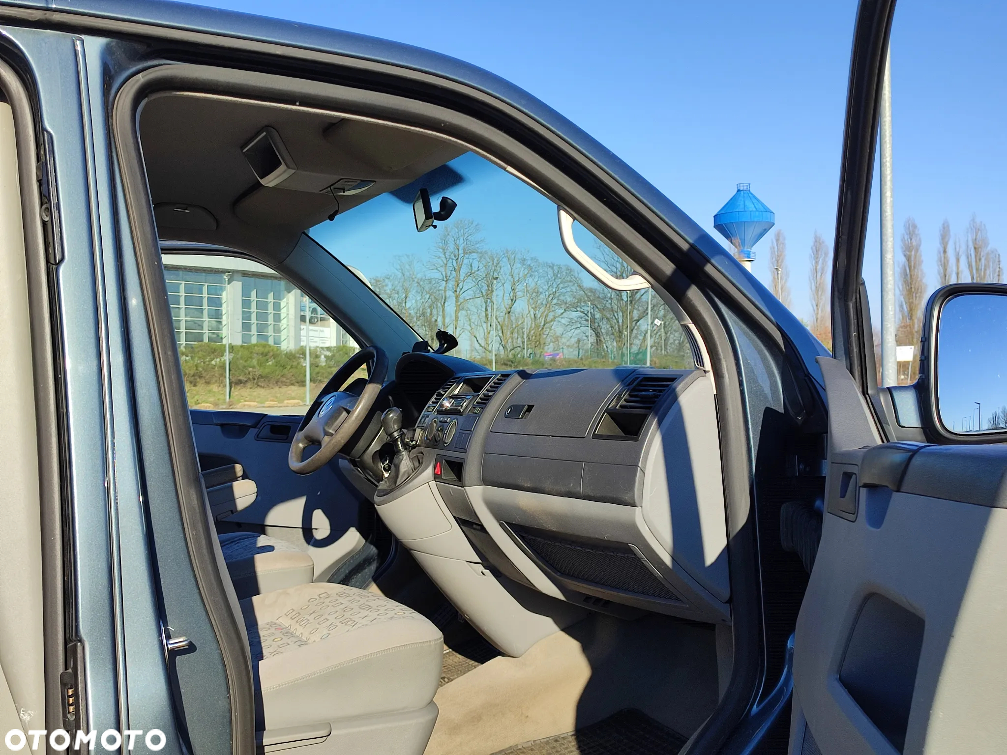 Volkswagen T5 Long L2H1 2.5TDI Klima, Alu, Skrzydełka, Podłokietniki, Po pełnym serwisie - 32