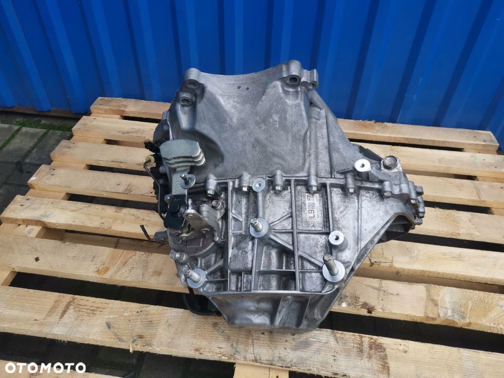 【452】セツ。ページ Używany Kompletne skrzynie - 1 199 PLN - Otomoto.pl