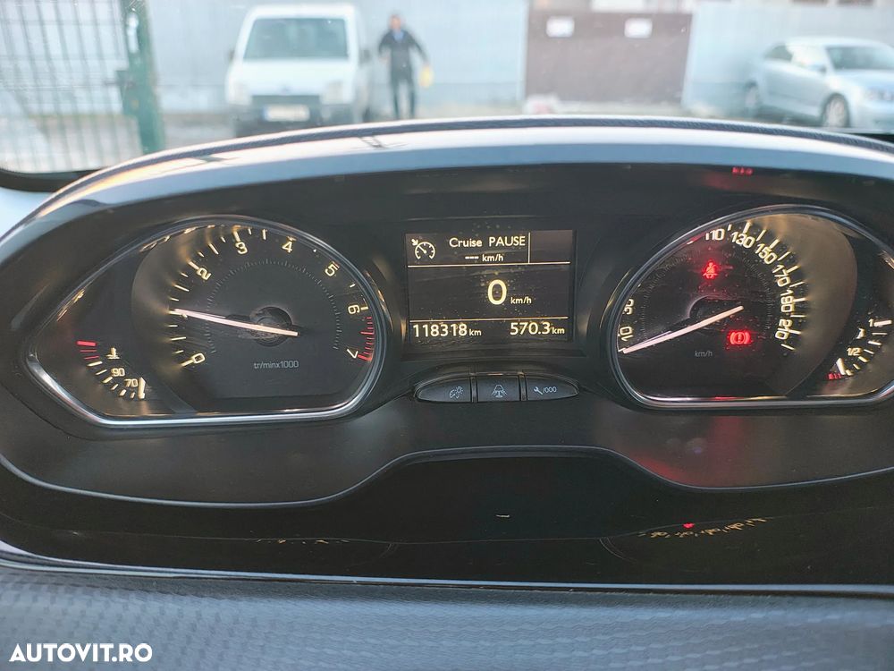 Peugeot 2008 PureTech 110 Stop&Start Allure - 29