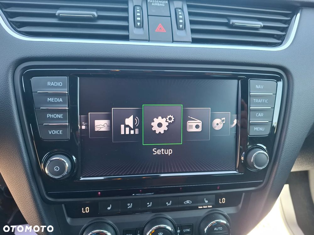 Skoda Octavia 2.0 TDI DSG RS - 38