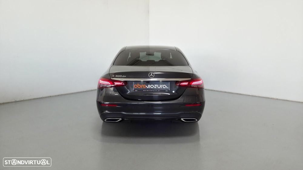 Mercedes-Benz E 300 - 5