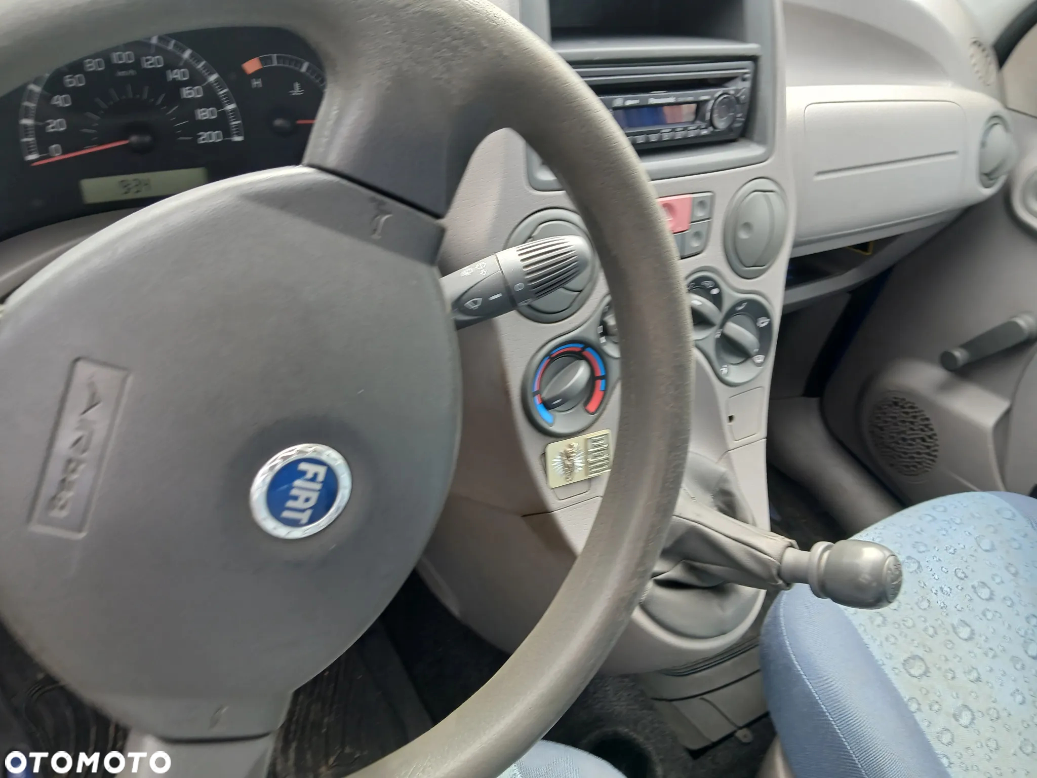 fiat panda  fotel fotele kanapa deska kokpit podsufitka boczek boczki klamka podłokietnik licznik - 2