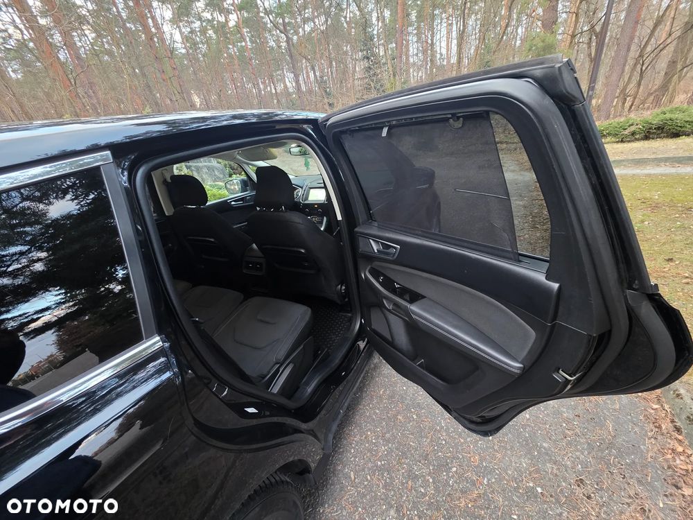 Ford S-Max - 17