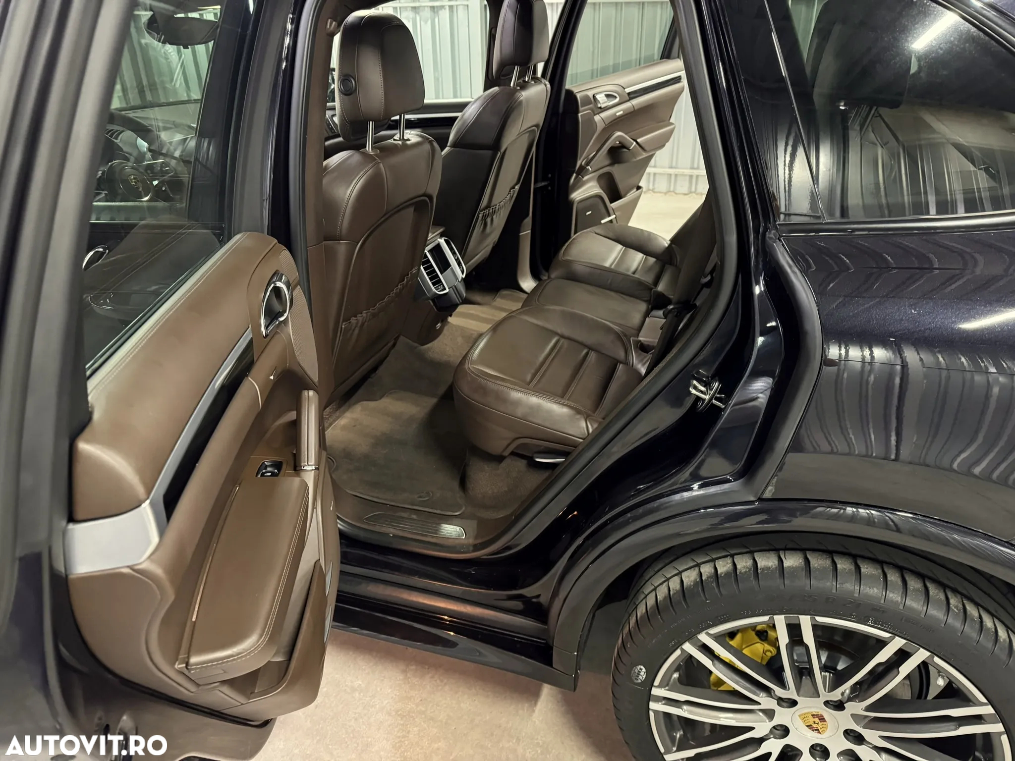 Porsche Cayenne Diesel Platinum Edition - 12