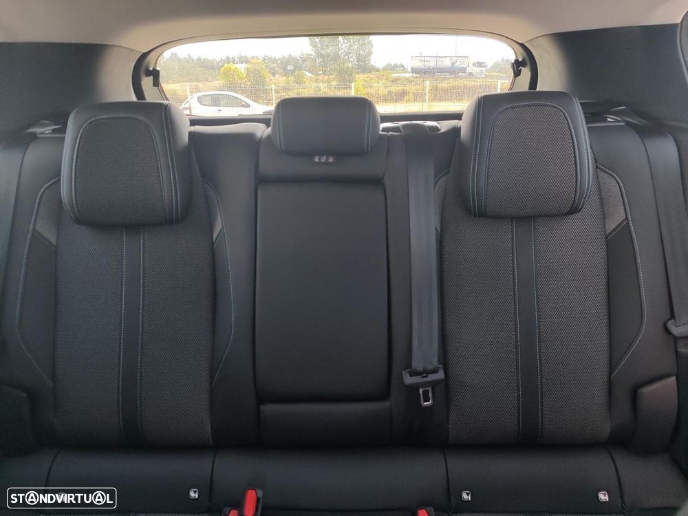 Peugeot 308 1.2 PureTech Allure - 17
