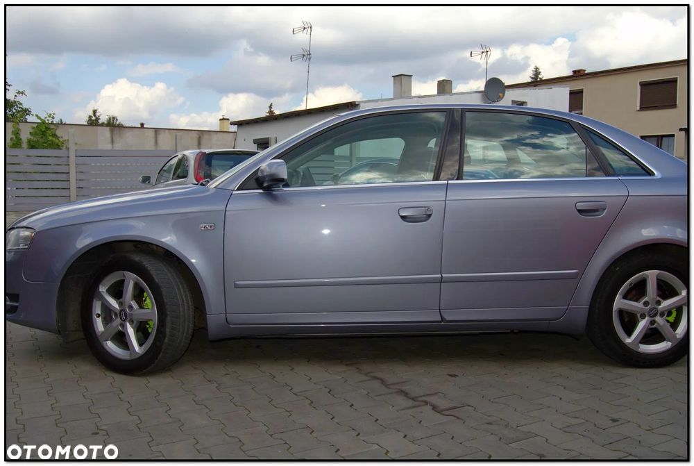 Audi A4 Limousine - 11