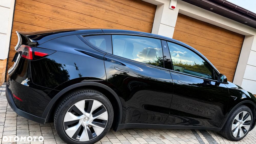 Tesla Model Y Long Range AWD - 7