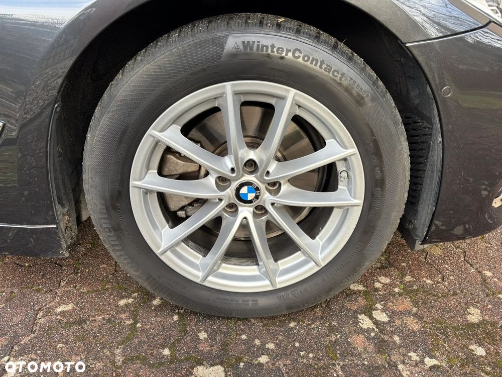 BMW Seria 5 520d M Sport - 31