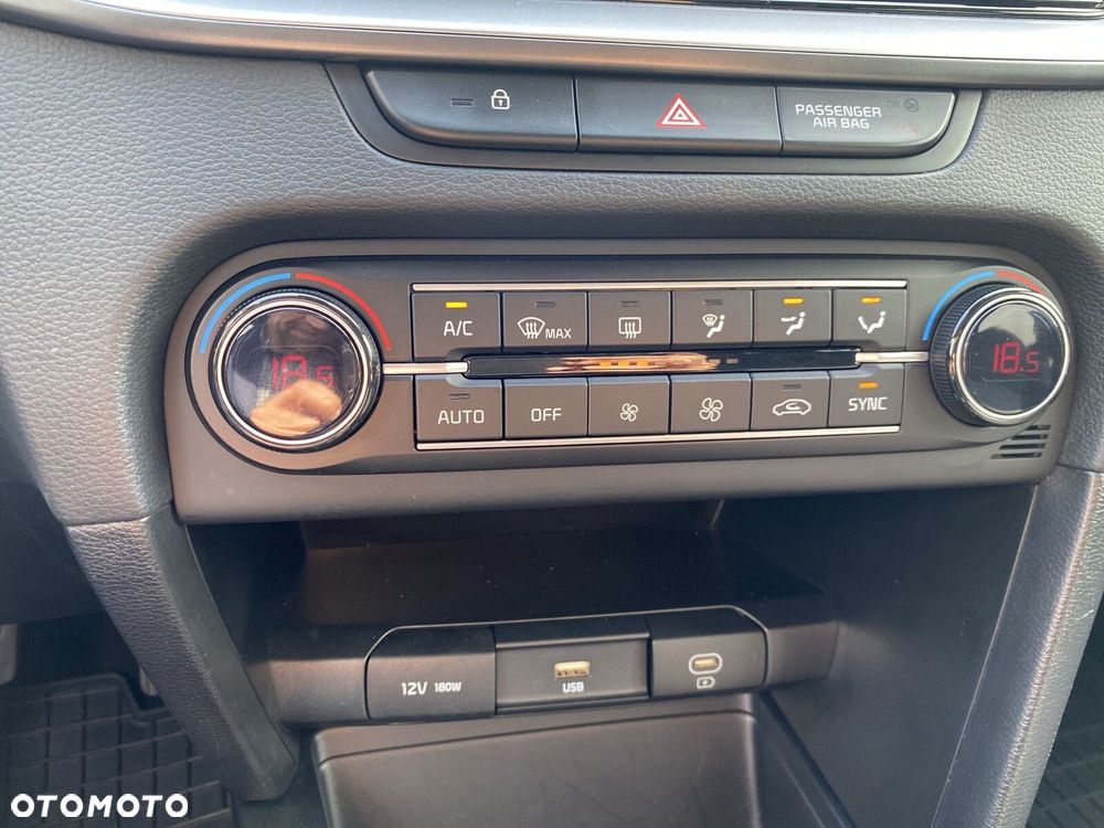 Kia Ceed - 24